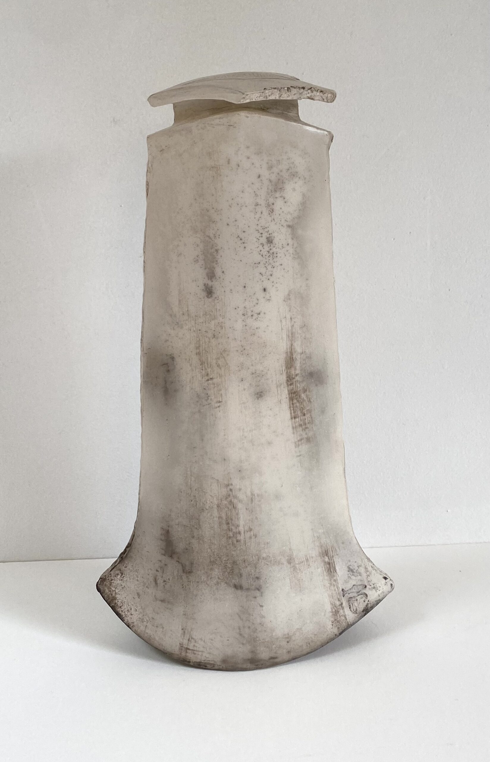 Dag 9 (Axe Head), White
